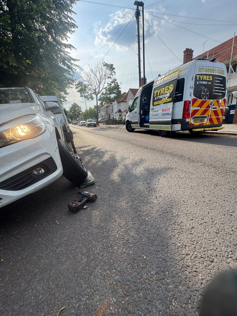 24/7 Mobile tyre fitting technician installing replacement tyre in London